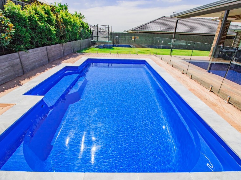 Contemporary 7m x 4.4m Bermuda Blue